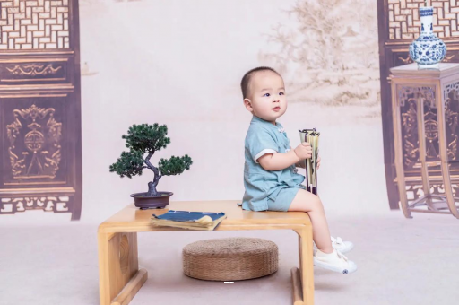 东明四个月宝宝可以坐着吗